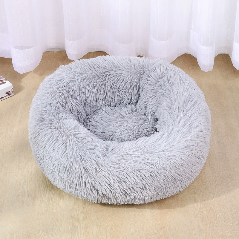 This super soft and washable pet bet is perfect for your fur babies to help them get comfortable and sleep at ease. The long soft fibers spoil your love with luxury. They show you unconditional love, time to show them how much you appreciate it. 