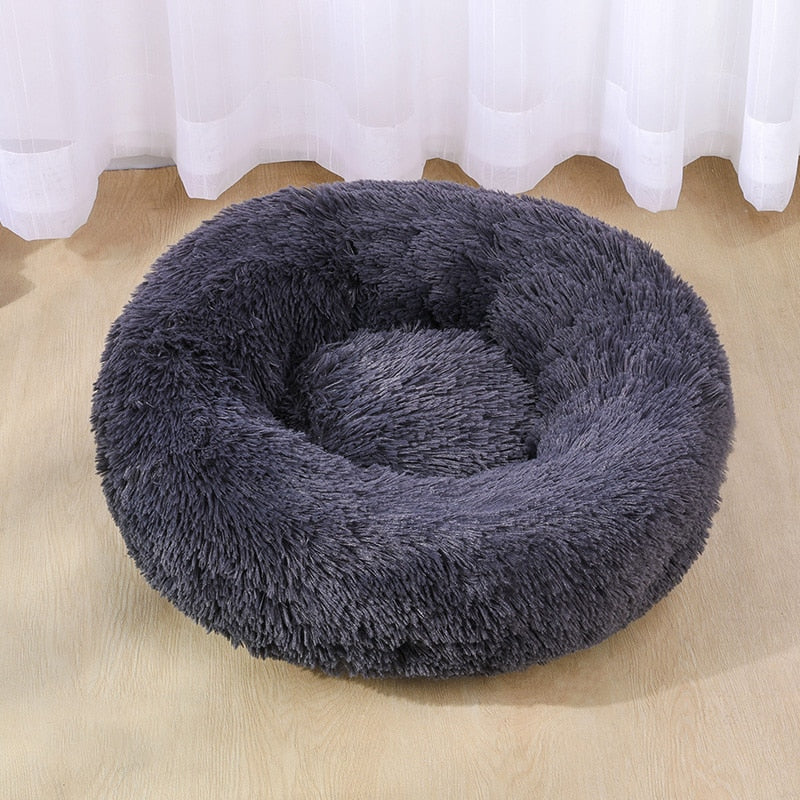 This super soft and washable pet bet is perfect for your fur babies to help them get comfortable and sleep at ease. The long soft fibers spoil your love with luxury. They show you unconditional love, time to show them how much you appreciate it. 